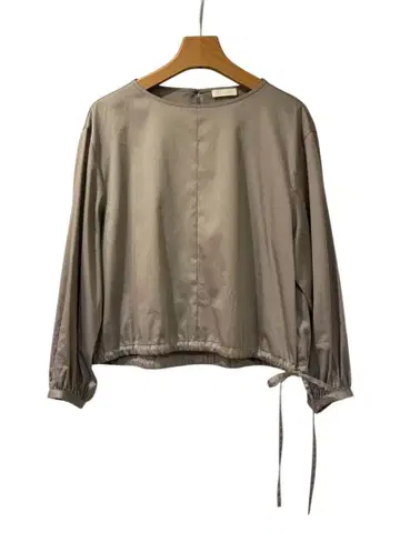 새상품급 투모로우랜드 보르지 벌룬 긴팔 블라우스