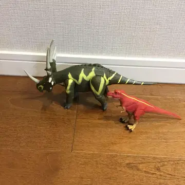 스티라코사우루스 티라노사우루스 괴수 피규어