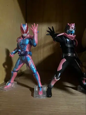 가면라이더 리바이스 1번 복권 피규어