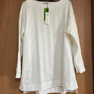 디노스 So Close 튜닉T셔츠