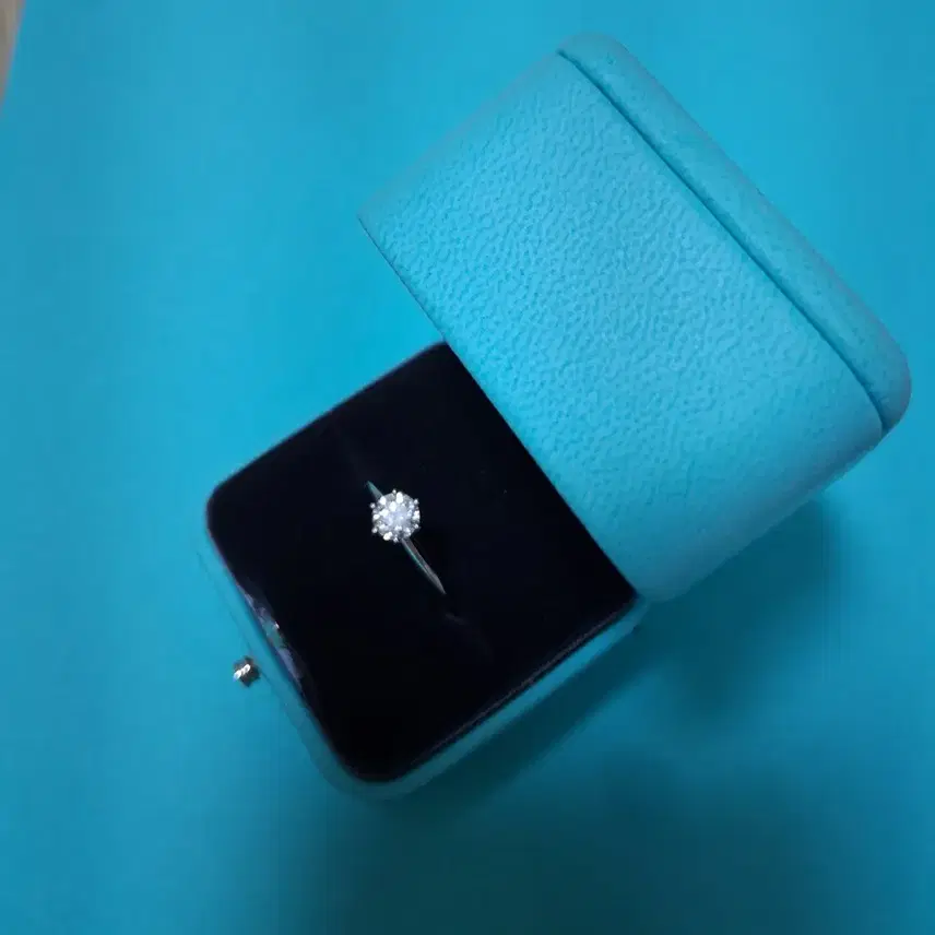 티파니앤코 새상품)티파니 5.7부 다이아 플래티늄 반지(0.57ct) 사진 6