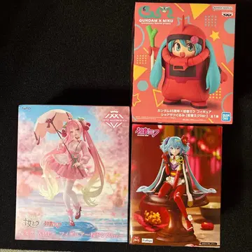 GUNDAM x MIKU 피규어 세트