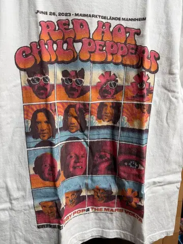 풀 사이즈 프린트 Red Hot Chili Peppers 티셔츠 렛치리