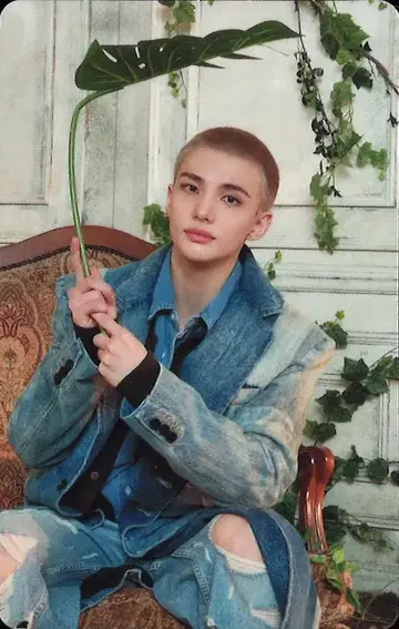 StrayKids 초회 한정판 A Hyunjin Hollow 화이트