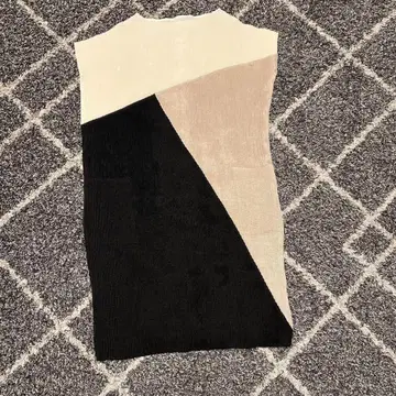 새상품급 SPECCHIO 플리츠 원피스 40