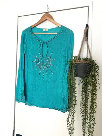 에스닉, 스팽글 튜닉, 차이하네, 말라이카, 티티카카 계열