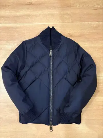 TATRAS 네이비 퀼팅 피아노 MA-1 자켓