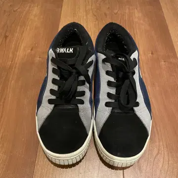 AIRWALK ONE US9 블랙 x 네이비