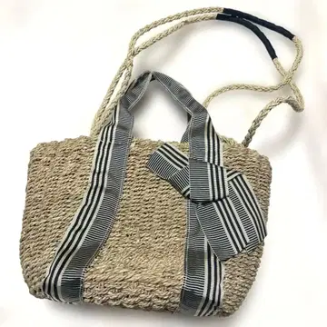 Trideep 스트라이프 리본 포함 바스켓백