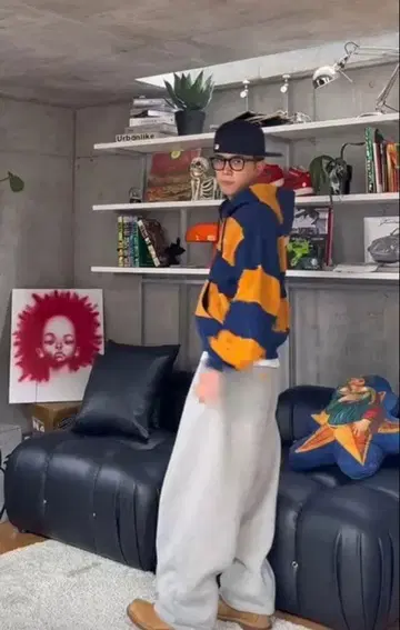 카츠키 군 착용 블레스유 지퍼 후드티 M BleesU