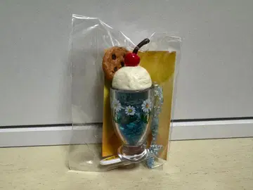 아델리아 레트로 미스터 이토 키링 노바나 로손 한정판