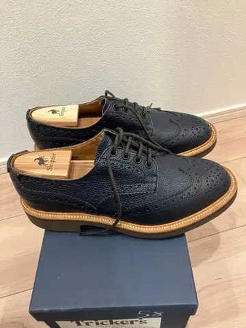 트리커스 Tricker's 버튼 Bourton