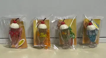 아델리아 레트로 미스터 이토 키링 로손 한정판 풀 컴프