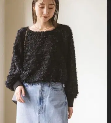 noble PROVOKE BLACK FLOWER MOTIF BLOUSE