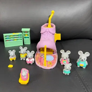 퍼리 패밀리 쥐의 낡은 신발