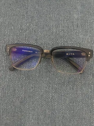 DITA Statesman DRX-2011G-55 안경 케이스 포함