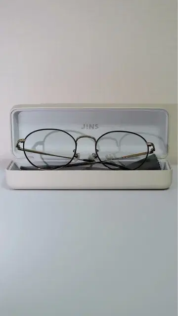 JINS 라운드 안경 도수 없음 블루라이트 차단 25% 케이스 포함