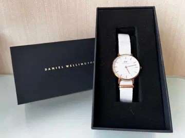 DANIEL WELLINGTON 화이트 나일론 밴딩 시계