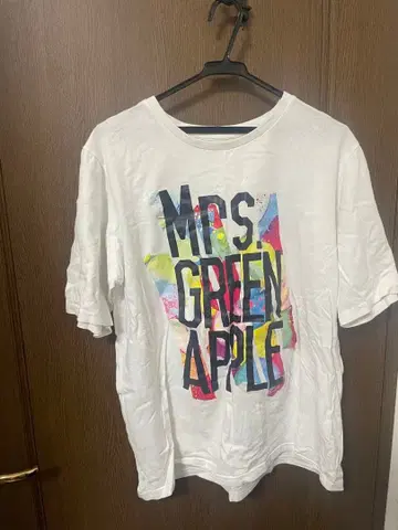 Mrs. GREEN APPLE 티셔츠 화이트