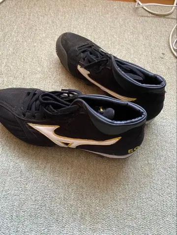 Mizuno 스파이크 슈즈 블랙/화이트