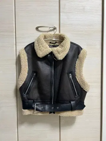 ZARA 브라운 페이크 무스탕 보아 베스트