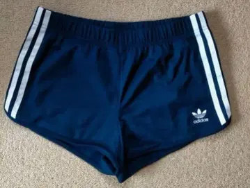 새상품급 아디다스 오리지널스 숏팬츠 M 네이비 블루 여성용