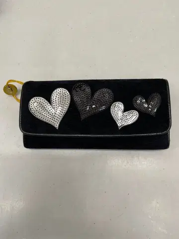 미사용 새상품 Think Bee! 락하트 장지갑