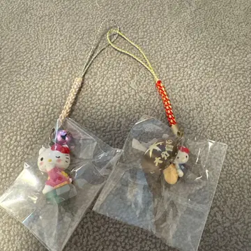 지역 한정 키티 키링 2개