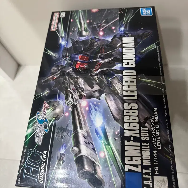 반다이 HG 1/144 레전드 건담