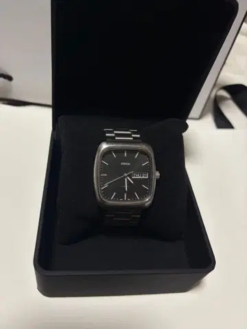 FOSSIL 스퀘어형 손목시계 블랙 FS5330