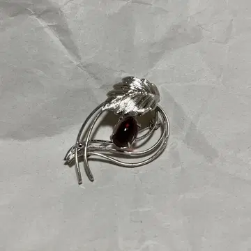 앤티크풍 브로치 퍼플 스톤 덩굴 잎 리프 모티브 고급