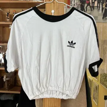 adidas 크롭T셔츠 화이트/블랙 M