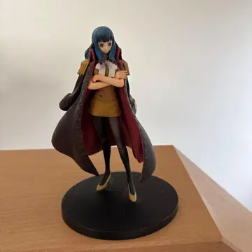 원피스 피규어 해군 중장 아인