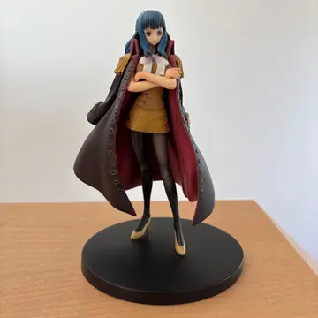 원피스 피규어 해군 중장 아인