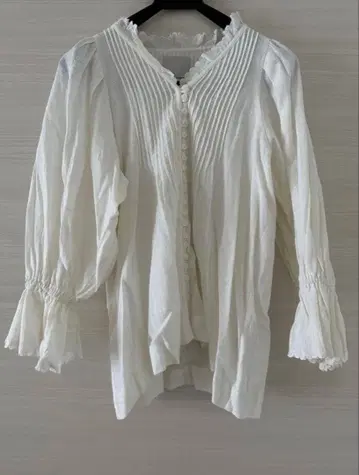 LA PEAU DE GEM 블라우스