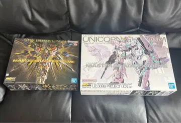 MGEX 스트라이크 프리덤 건담 유니콘 건담