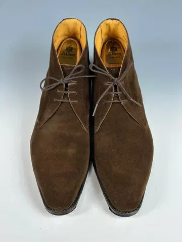 RAYMAR 브라운 스웨이드 처카 부츠