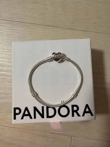 Pandora 실버 팔찌 하트형 락 포함 17cm