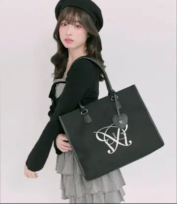 Aimerianejoie 하트 거울 참 포함 토트 블랙