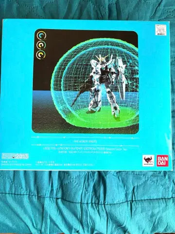 ROBOT혼 유니콘 건담 디스트로이 모드 중 페인팅