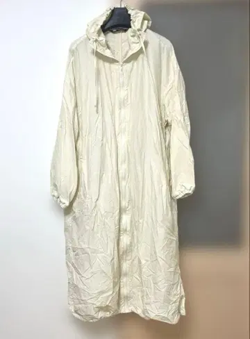 ZARA 자라 바스락 소재 크림색 오버사이즈 스프링 코트