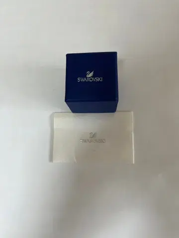 Swarovski 에메랄드 컷 반지