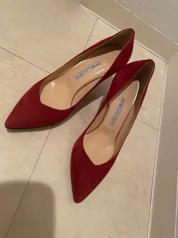 [거의 미사용] PELLICO 레드 스웨이드 하이힐