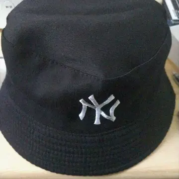 뉴욕 양키스 버킷햇 블랙 옐로우 컬러