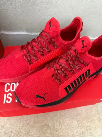 푸마 레드 스니커즈
