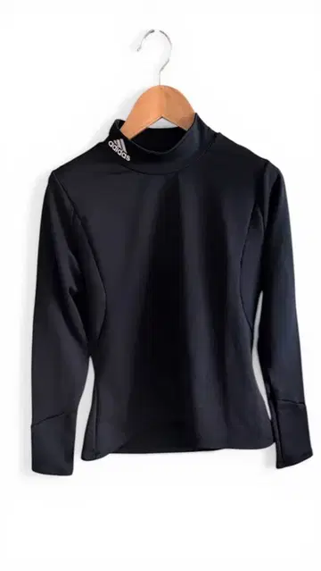 adidas 블랙 하이넥 골프웨어 M 사이즈 신축성 있음