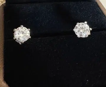 S925 실버 귀걸이 모이사나이트