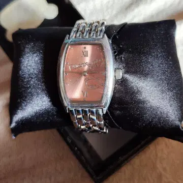 리락쿠마 손목시계