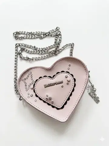 Dr. Martens 미니 하트 백