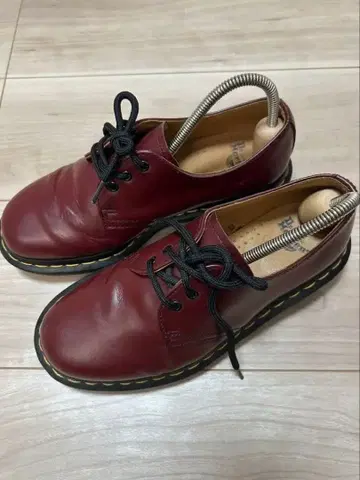 Dr. Martens 1461 Cherry Red UK4